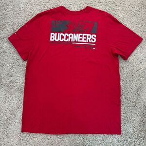Tampa Bay Buccaneers T-Shirt Nike Team Incline Mens L Red 2‎ Sided Graphic Tee